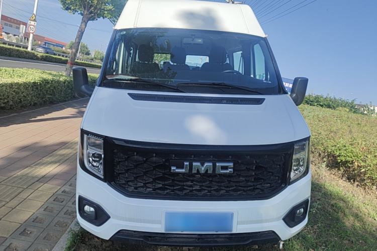 Used JMC Fushun 2022 2.0T Manual Multi-Function Passenger Vehicle Short Wheelbase Mid-Height Roof 6-Seater Front