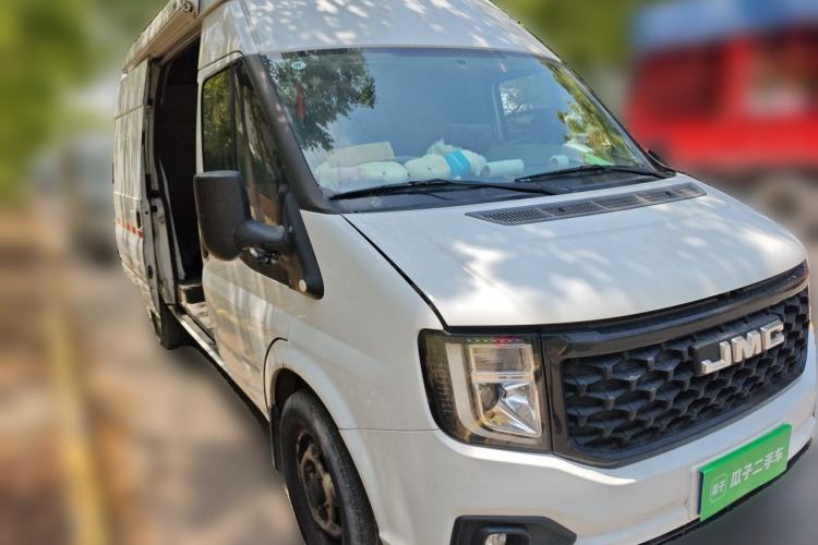 Used JMC Fushun 2022 2.0T Manual Van with Mid-Roof High Roof and 3 Seats Front Right 45 Deg