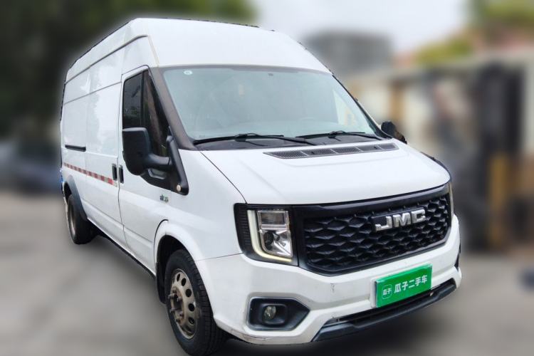 Used JMC Fushun 2022 2.0T Manual Van with Long Wheelbase Mid-Height Roof and 3 Seats Front Right 45 Deg