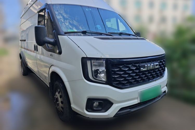 Used JMC Fushun 2022 2.0T Manual Van with Long Wheelbase Mid-Height Roof and 3 Seats Front Right 45 Deg