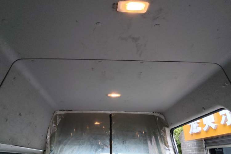 Used JMC Fushun 2022 2.0T Manual Multi-Function Passenger Vehicle Mid-Range High Roof 6-7 Seats Headliner