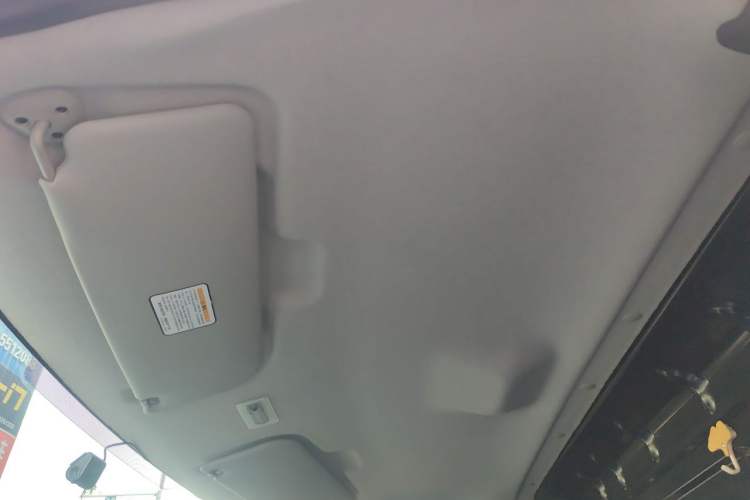 Used JMC Fushun 2022 2.0T Manual Van with Mid-Roof High Roof and 3 Seats Headliner