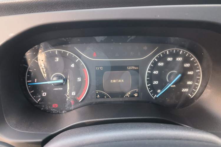 Used JMC Fushun 2022 2.0T Manual Multi-Function Passenger Vehicle Mid-Range High Roof 6-7 Seats Instrument Cluster