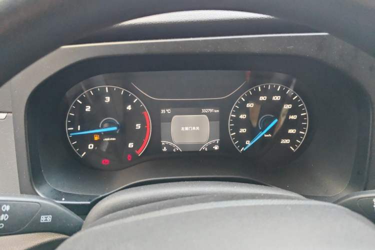 Used JMC Fushun 2022 2.0T Manual Van Long Wheelbase High Roof 3-Seater Instrument Cluster