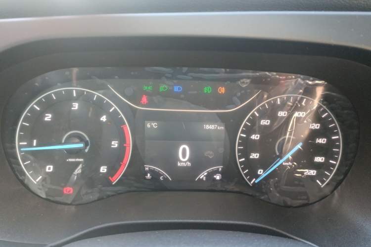 Used JMC Fushun 2022 2.0T Manual Multi-Function Passenger Vehicle Short Wheelbase Mid-Height Roof 6-Seater Instrument Cluster