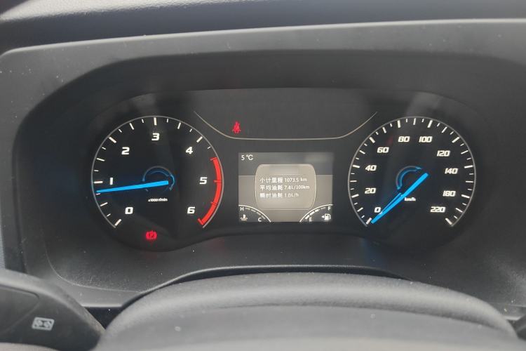 Used JMC Fushun 2022 2.0T Manual Multi-Function Passenger Vehicle Short Wheelbase Low Roof 6-Seater Instrument Cluster