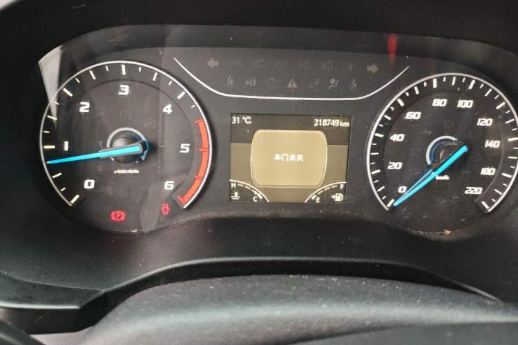 Used JMC Fushun 2022 2.0T Manual Multi-Function Passenger Vehicle Mid-Roof 6-7 Seater Instrument Cluster