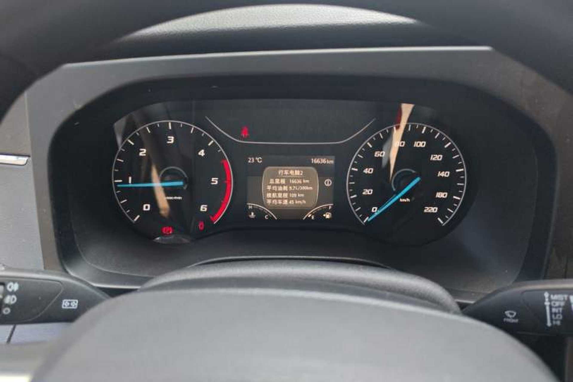 Used JMC Fushun 2022 2.0T Manual Multi-Function Passenger Vehicle Short Wheelbase Mid-Height Roof 6-Seater Instrument Cluster