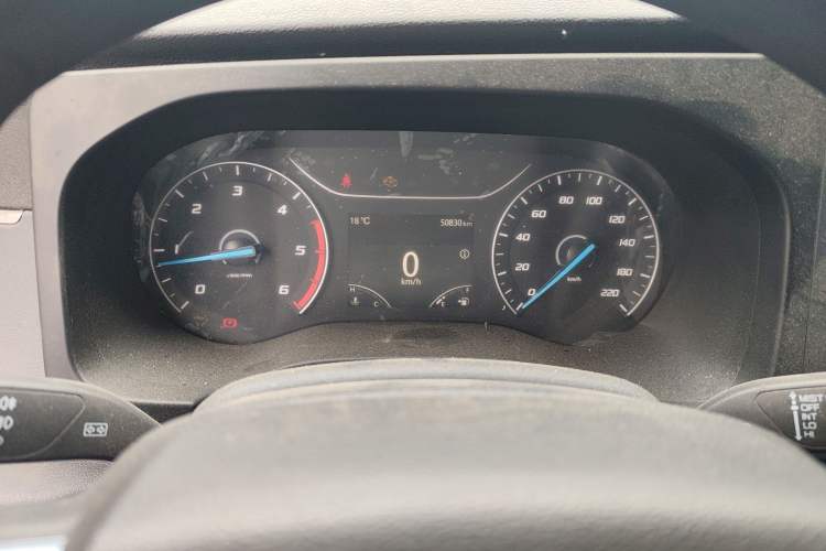 Used JMC Fushun 2022 2.0T Manual Multi-Function Passenger Vehicle Mid-Range High Roof 6-7 Seats Instrument Cluster