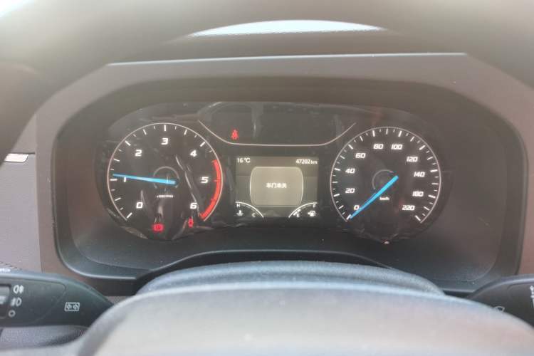 Used JMC Fushun 2022 2.0T Manual Multi-Function Passenger Vehicle Short Wheelbase Low Roof 6-Seater Instrument Cluster