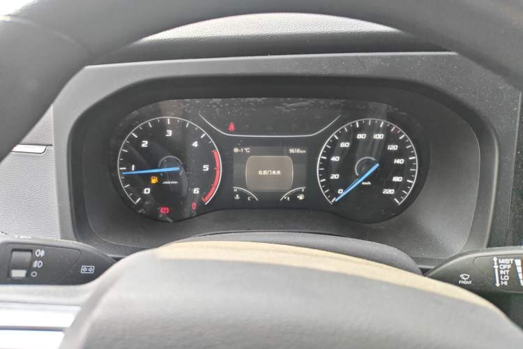 Used JMC Fushun 2022 2.0T Manual Van Short Wheelbase Mid-Height Roof 3-Seater Instrument Cluster