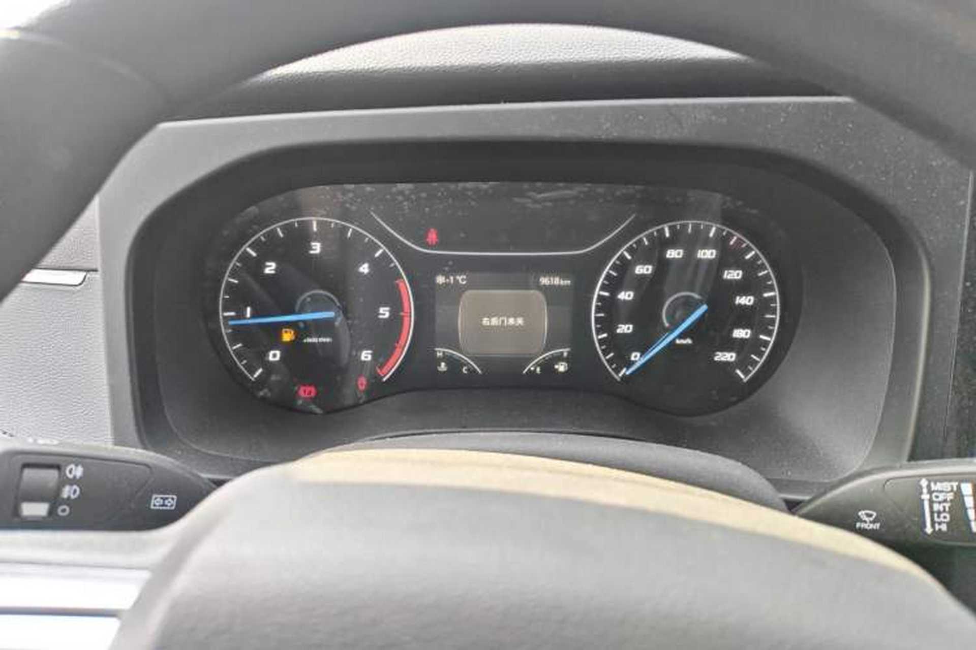 Used JMC Fushun 2022 2.0T Manual Van Short Wheelbase Mid-Height Roof 3-Seater Instrument Cluster