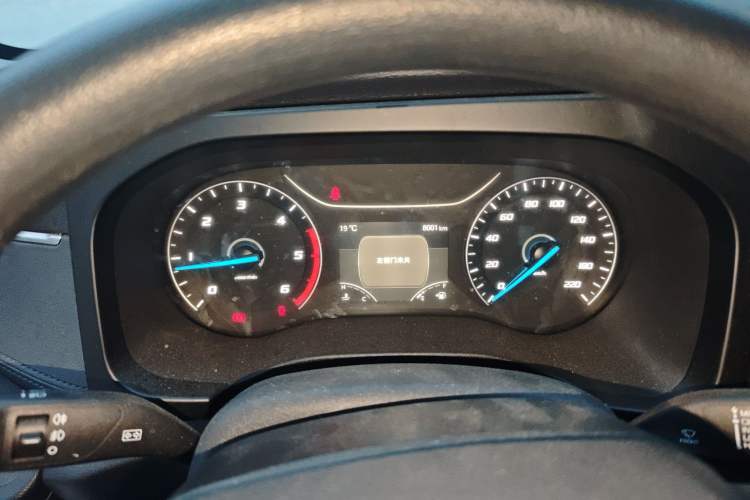 Used JMC Fushun 2022 2.0T Manual Multi-Function Passenger Vehicle Mid-Range High Roof 6-7 Seats Instrument Cluster