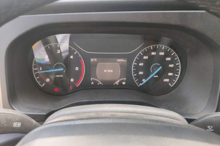Used JMC Fushun 2022 2.0T Manual Multi-Function Passenger Vehicle Mid-Range High Roof 6-7 Seats Instrument Cluster