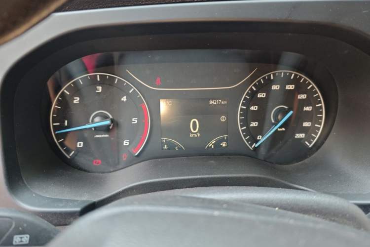 Used JMC Fushun 2022 2.0T Manual Van with Mid-Roof High Roof and 3 Seats Instrument Cluster