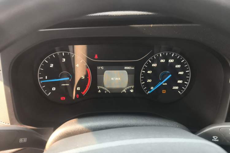 Used JMC Fushun 2022 2.0T Manual Multi-Function Passenger Vehicle Short Wheelbase Low Roof 6-Seater Instrument Cluster