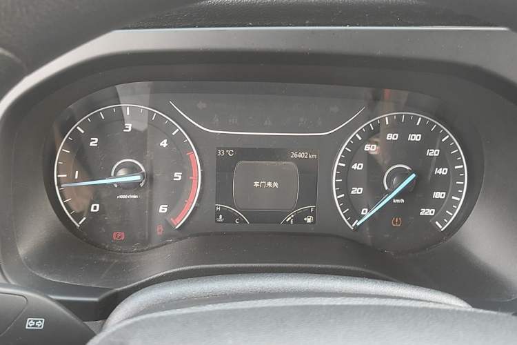Used JMC Fushun 2022 2.0T Manual Multi-Function Passenger Vehicle Short Wheelbase Mid-Height Roof 6-Seater Instrument Cluster
