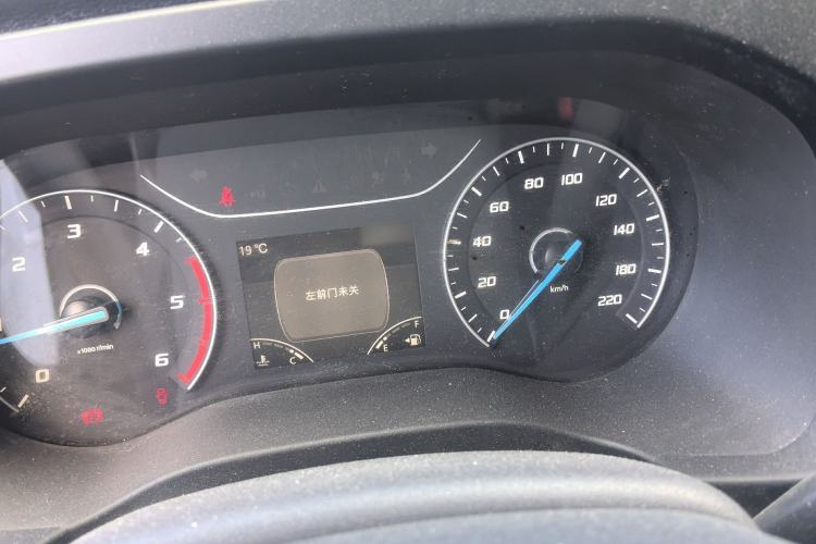 Used JMC Fushun 2022 2.0T Manual Van Short Wheelbase Low Roof 3-Seater Instrument Cluster
