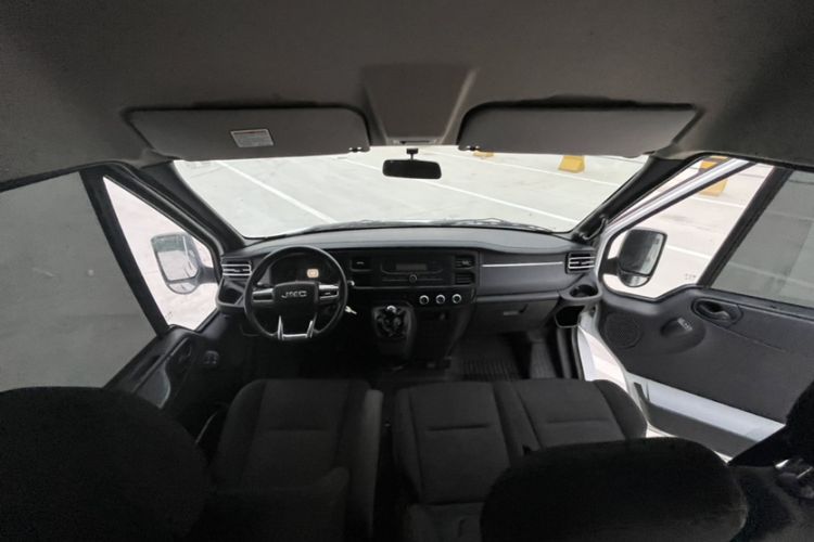 Used JMC Fushun 2022 2.0T Manual Multi-Function Passenger Vehicle Short Wheelbase Mid-Height Roof 6-Seater Interior 11