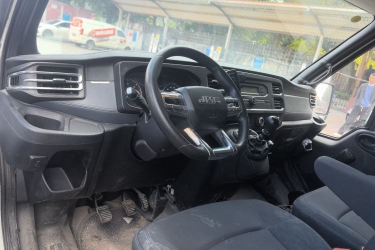 Used JMC Fushun 2022 2.0T Manual Van Short Wheelbase Low Roof 3-Seater Interior 2