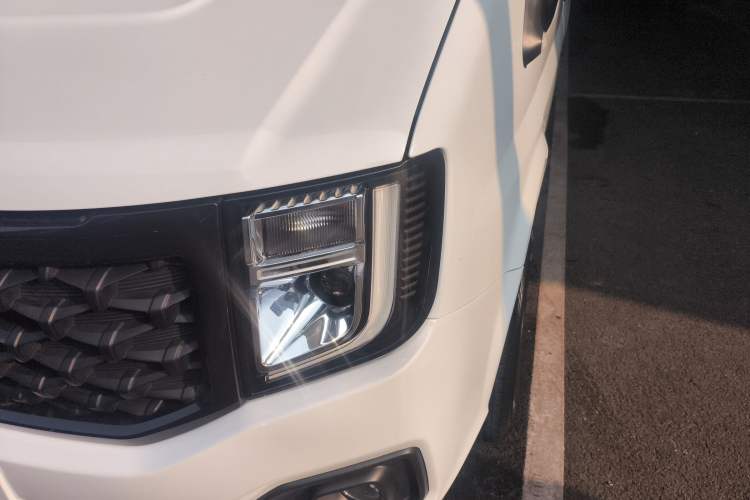 Used JMC Fushun 2022 2.0T Manual Multi-Function Passenger Vehicle Short Wheelbase Low Roof 6-Seater Left Front Headlight