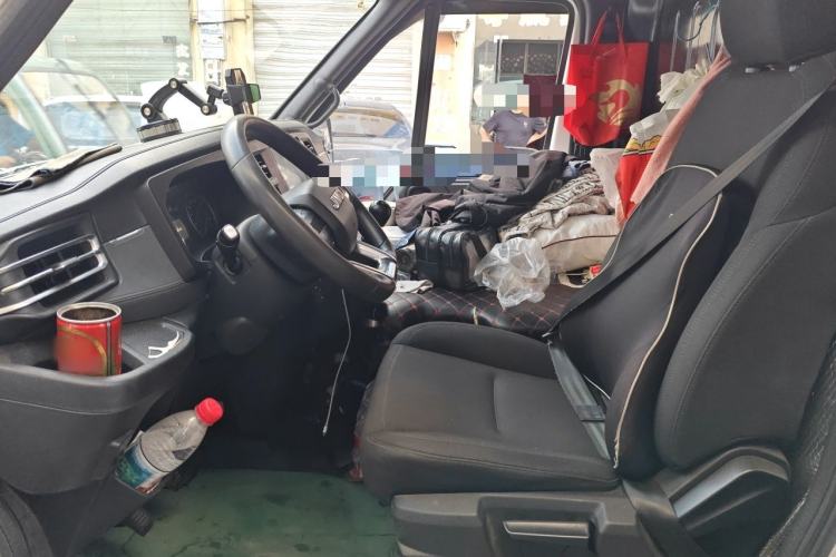 Used JMC Fushun 2022 2.0T Manual Van Long Wheelbase High Roof 3-Seater Left Front Seat
