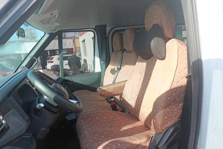 Used JMC Fushun 2022 2.0T Manual Multi-Function Passenger Vehicle Short Wheelbase Mid-Height Roof 6-Seater Left Front Seat