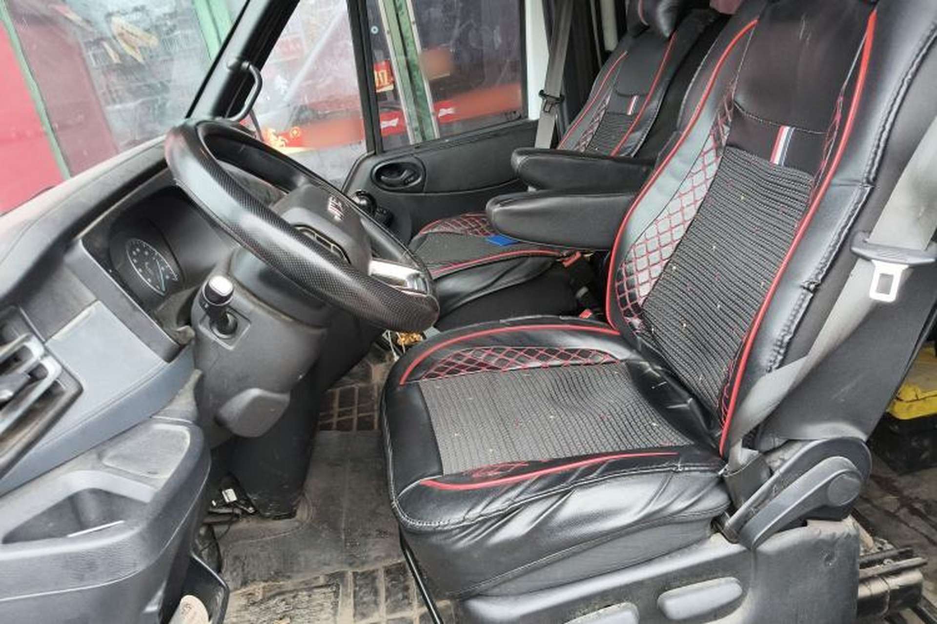 Used JMC Fushun 2022 2.0T Manual Multi-Function Passenger Vehicle Mid-Range High Roof 6-7 Seats Left Front Seat