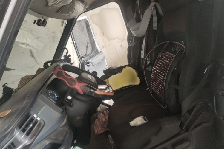 Used JMC Fushun 2022 2.0T Manual Van with Mid-Roof High Roof and 3 Seats Left Front Seat