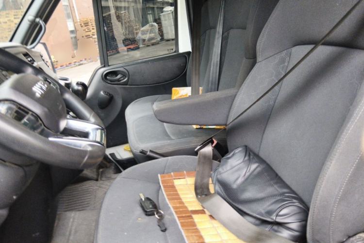 Used JMC Fushun 2022 2.0T Manual Van with Long Wheelbase Mid-Height Roof and 3 Seats Left Front Seat
