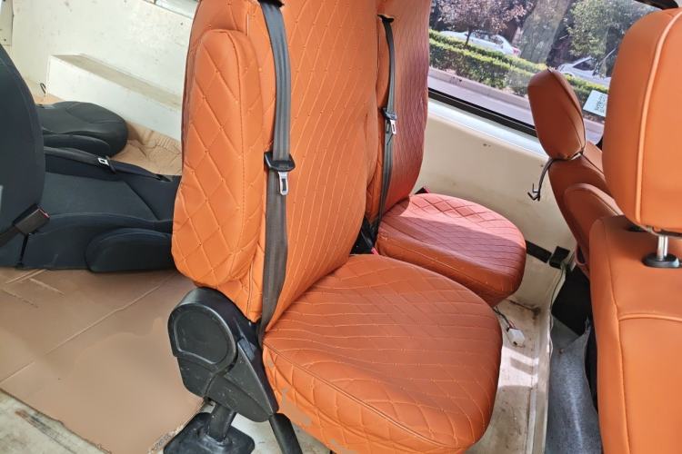 Used JMC Fushun 2022 2.0T Manual Multi-Function Passenger Vehicle Mid-Range High Roof 6-7 Seats Left Rear Seat