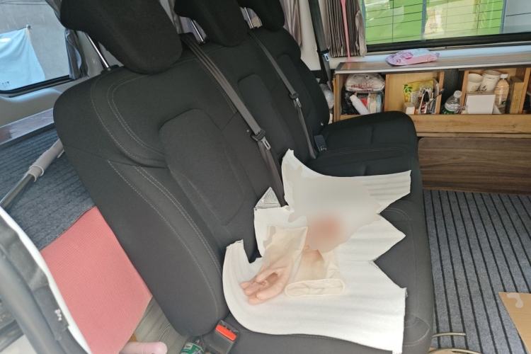 Used JMC Fushun 2022 2.0T Manual Multi-Function Passenger Vehicle Short Wheelbase Mid-Height Roof 6-Seater Left Rear Seat
