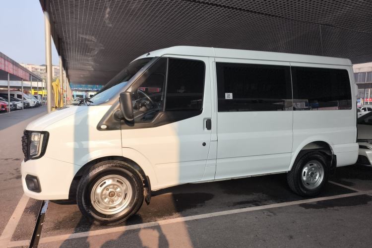 Used JMC Fushun 2022 2.0T Manual Multi-Function Passenger Vehicle Short Wheelbase Low Roof 6-Seater Left Side