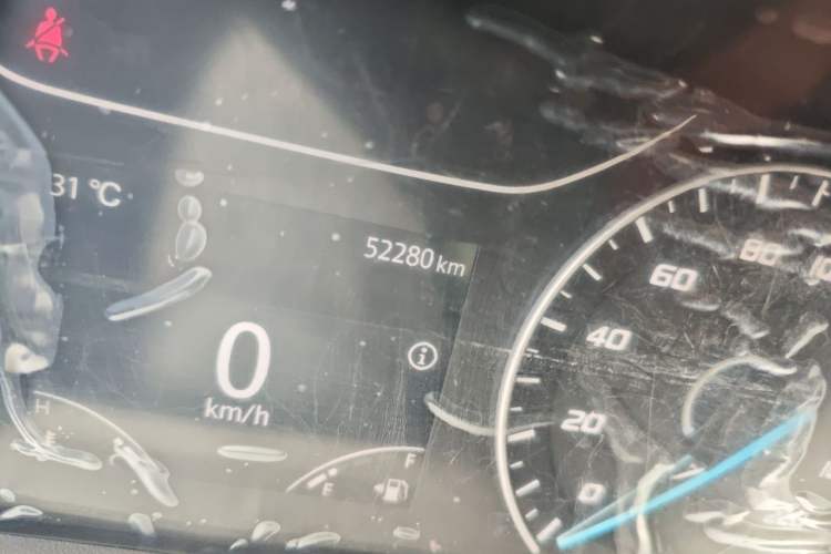 Used JMC Fushun 2022 2.0T Manual Multi-Function Passenger Vehicle Mid-Range High Roof 6-7 Seats Odometer Close Up