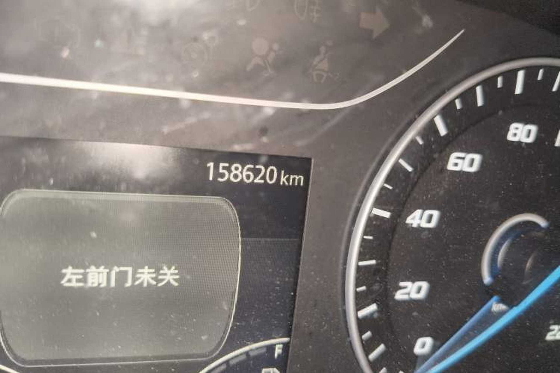 Used JMC Fushun 2022 2.0T Manual Multi-Function Passenger Vehicle Mid-Range High Roof 6-7 Seats Odometer Close Up