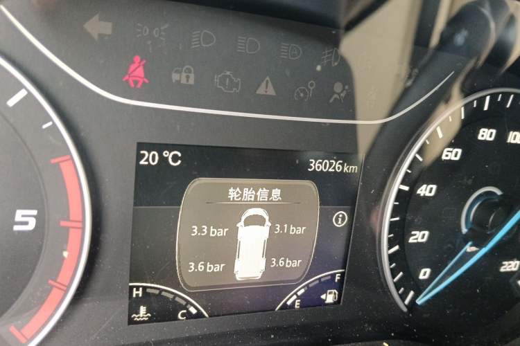 Used JMC Fushun 2022 2.0T Manual Multi-Function Passenger Vehicle Short Wheelbase Mid-Height Roof 6-Seater Odometer Close Up