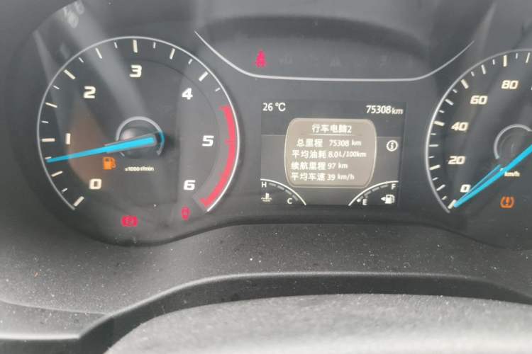 Used JMC Fushun 2022 2.0T Manual Multi-Function Passenger Vehicle Mid-Roof 6-7 Seater Odometer Close Up
