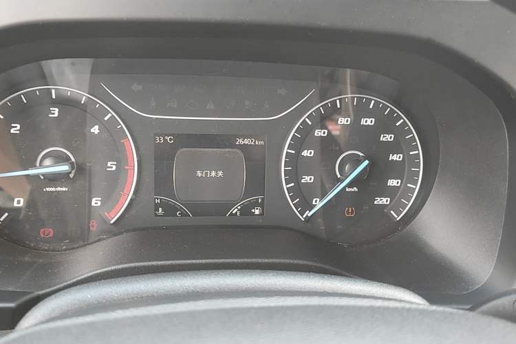 Used JMC Fushun 2022 2.0T Manual Multi-Function Passenger Vehicle Short Wheelbase Mid-Height Roof 6-Seater Odometer Close Up