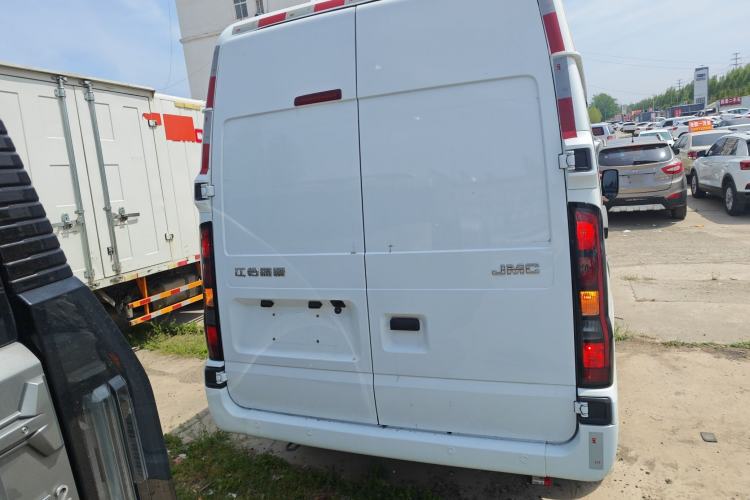 Used JMC Fushun 2022 2.0T Manual Van Short Wheelbase Mid-Height Roof 3-Seater Rear