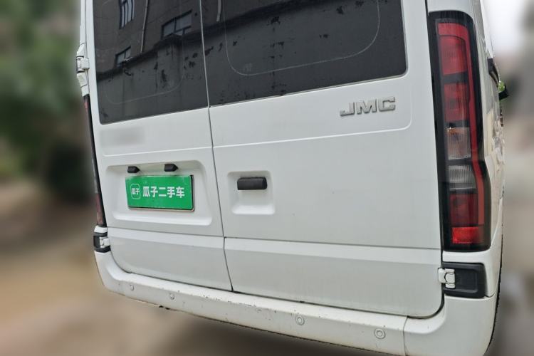 Used JMC Fushun 2022 2.0T Manual Multi-Function Passenger Vehicle Mid-Range High Roof 6-7 Seats Rear