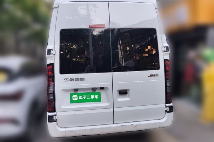 Used JMC Fushun 2022 2.0T Manual Multi-Function Passenger Vehicle Mid-Range High Roof 6-7 Seats Rear
