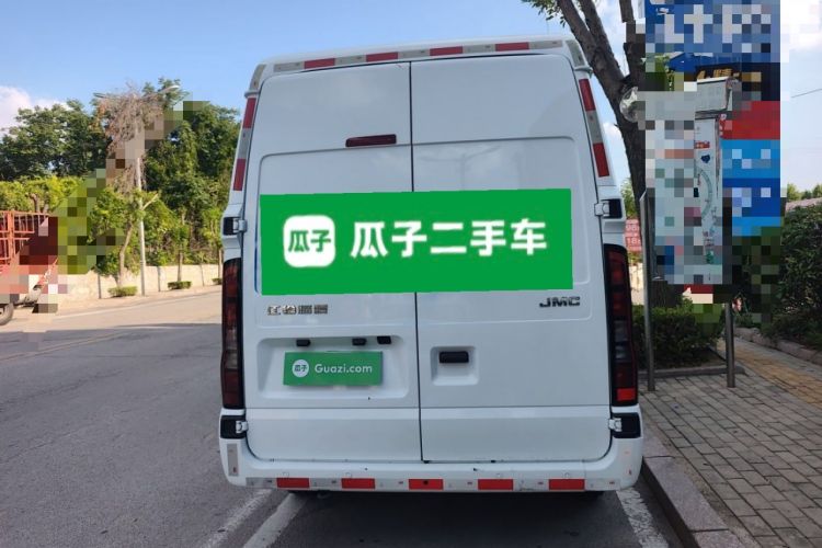 Used JMC Fushun 2022 2.0T Manual Van with Mid-Roof High Roof and 3 Seats Rear