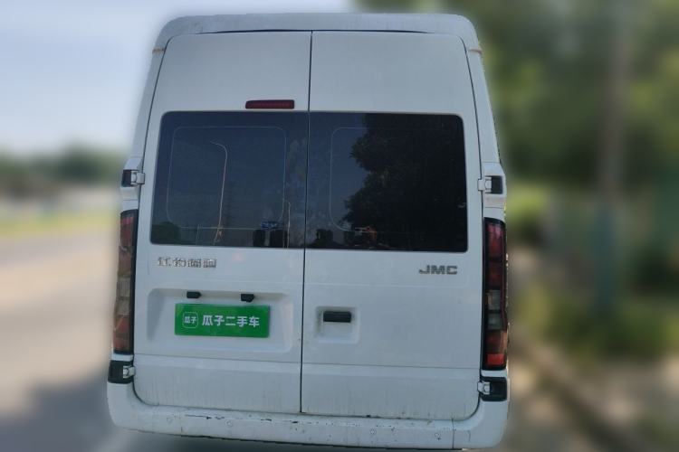 Used JMC Fushun 2022 2.0T Manual Multi-Function Passenger Vehicle Mid-Range High Roof 6-7 Seats Rear