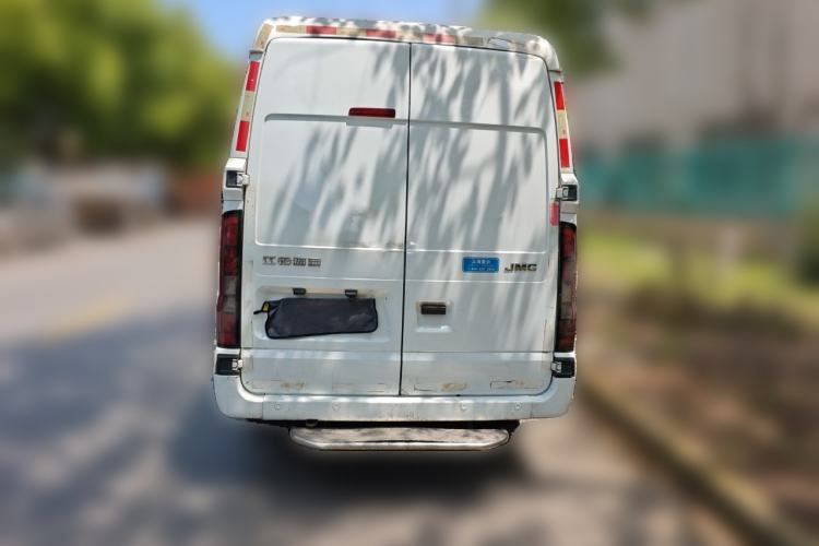 Used JMC Fushun 2022 2.0T Manual Van with Mid-Roof High Roof and 3 Seats Rear