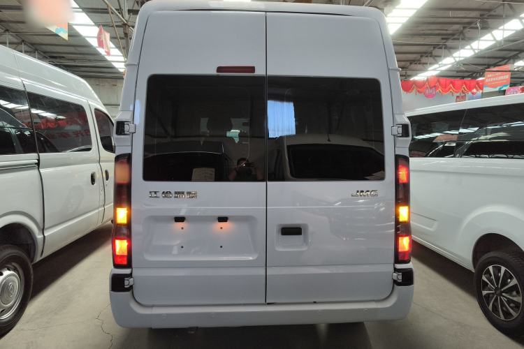 Used JMC Fushun 2022 2.0T Manual Multi-Function Passenger Vehicle Short Wheelbase Mid-Height Roof 6-Seater Rear