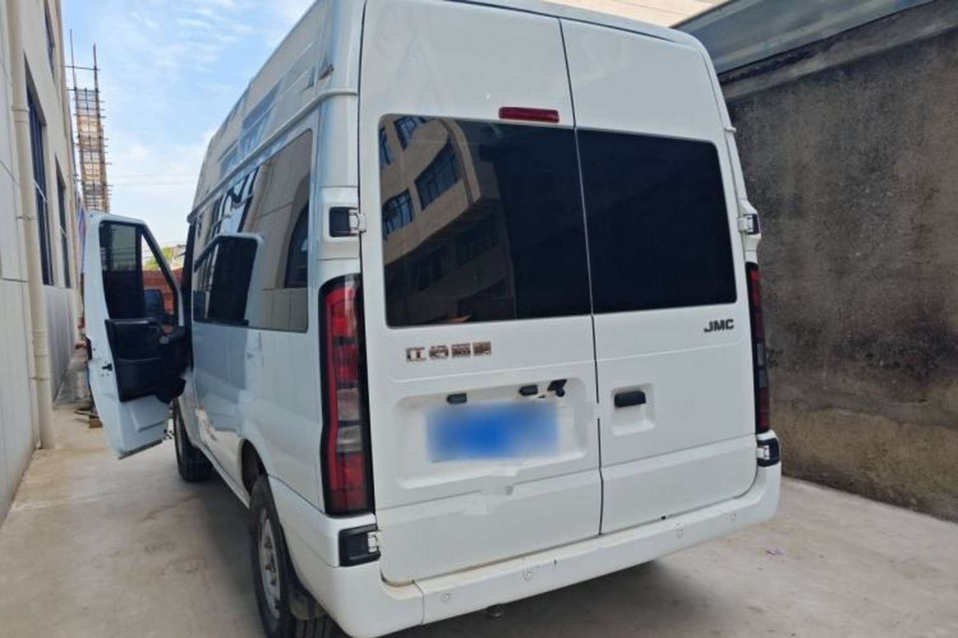 Used JMC Fushun 2022 2.0T Manual Multi-Function Passenger Vehicle Short Wheelbase Mid-Height Roof 6-Seater Rear Left 45 Deg