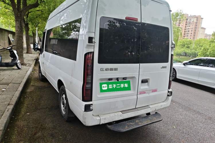 Used JMC Fushun 2022 2.0T Manual Multi-Function Passenger Vehicle Mid-Range High Roof 6-7 Seats Rear Left 45 Deg