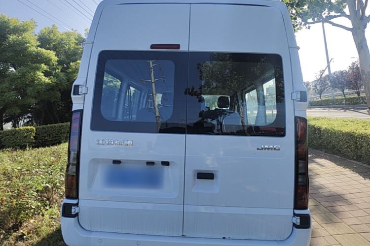Used JMC Fushun 2022 2.0T Manual Multi-Function Passenger Vehicle Short Wheelbase Mid-Height Roof 6-Seater Rear