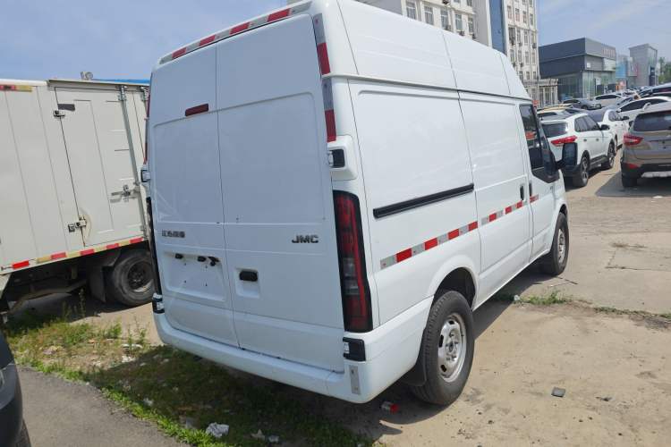 Used JMC Fushun 2022 2.0T Manual Van Short Wheelbase Mid-Height Roof 3-Seater Rear Right 45 Deg