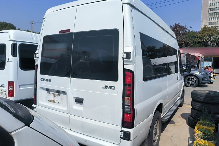 Used JMC Fushun 2022 2.0T Manual Multi-Function Passenger Vehicle Mid-Range High Roof 6-7 Seats Rear Right 45 Deg